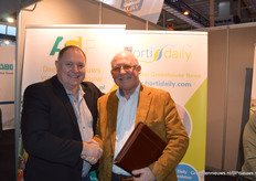 Vince Pugliese (C-Bond Systems) en Toon Sanders (NNO Coatings) die als agent van C-Bond Systems COO Vince op de beurs meenam op zoek naar een dealer voor de glasversterker AgriShield.